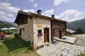 Mountain Chalet Scoiattolo by Livigno Accomodation